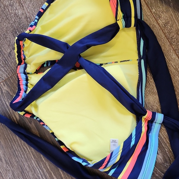 Striped bikini - Picture 6 of 6